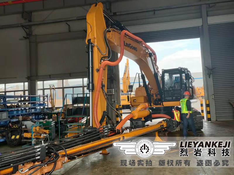液壓漲裂石機開(kāi)采巖石 礦山 洞采 破石 劈裂器漲裂現場(chǎng)