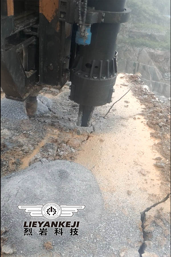 巖石鉆裂一體機(jī)